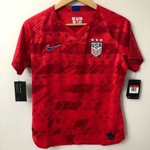 New NIKE USA Soccer Team Red Size Large Jersey